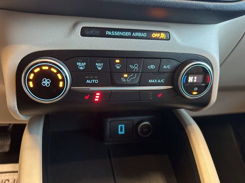 Used 2020 Ford Escape SE Sport image 26