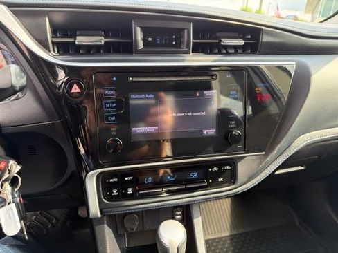 Used 2019 Toyota Corolla SE FWD image 24