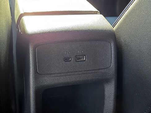 Used 2025 Buick Envista Sport Touring w/ Convenience II Package FWD image 17