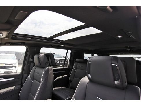New 2026 Cadillac Escalade ESV Sport w/ Touring Package AWD/4WD image 24
