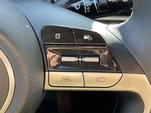 Certified 2024 Hyundai Elantra SEL image 20