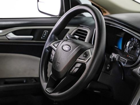 Used 2017 Ford Fusion S image 10