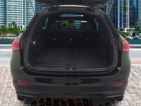 Used 2024 Mercedes-Benz GLC 43 AMG 4MATIC image 24