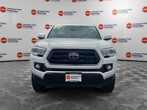 Used 2022 Toyota Tacoma SR5 image 2
