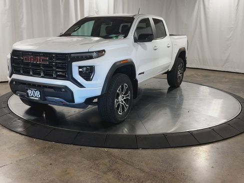 Used 2023 GMC Canyon AT4 image 4