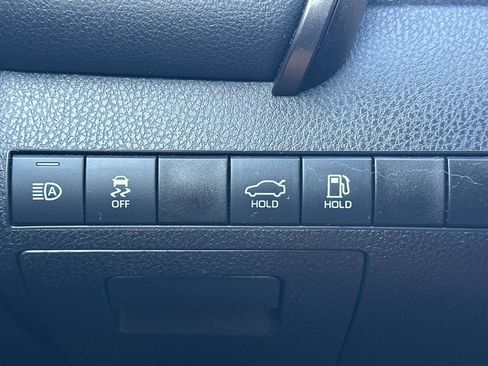 Used 2021 Toyota Camry SE FWD image 40