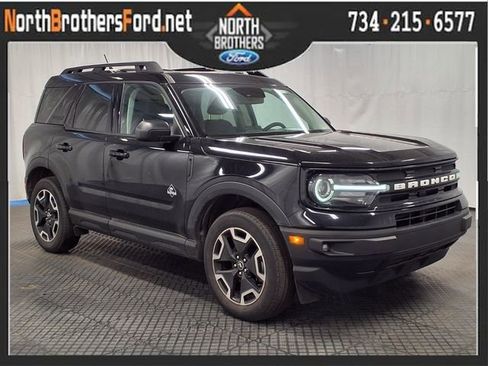 Certified 2023 Ford Bronco Sport Outer Banks w/ Tech Package AWD/4WD image 1