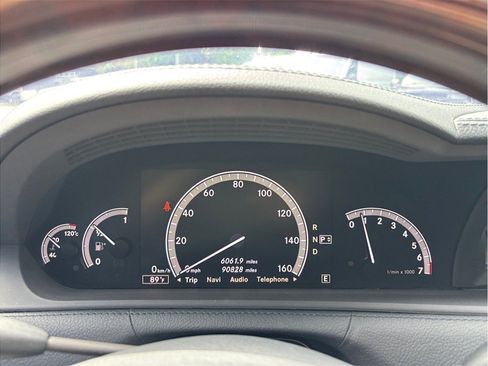 Used 2012 Mercedes-Benz CL 550 4MATIC image 26