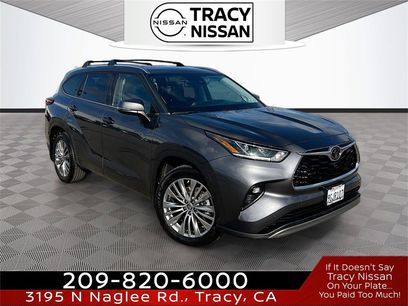 Used 2023 Toyota Highlander Platinum