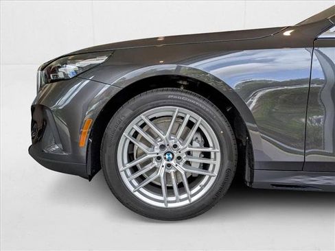 Used 2025 BMW 530i xDrive w/ Premium Package image 10