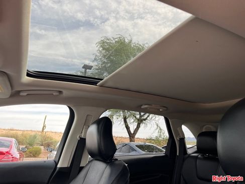 Used 2019 Ford Edge Titanium w/ Equipment Group 301A FWD image 31