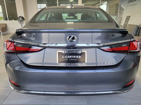 Certified 2023 Lexus ES 300h w/ Premium Package image 4