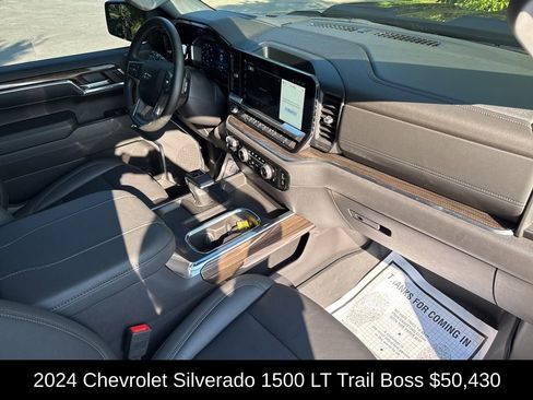 Used 2024 Chevrolet Silverado 1500 LT Trail Boss w/ Convenience Package II image 18