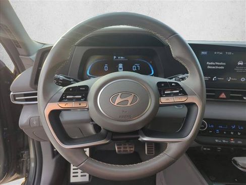 Used 2025 Hyundai Elantra Sport FWD image 11