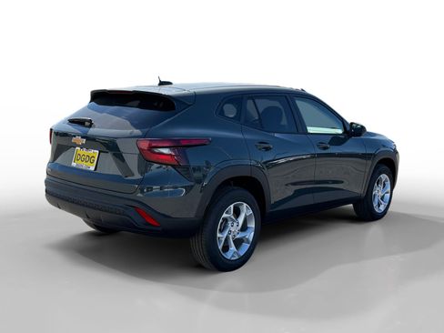 New 2026 Chevrolet Trax LS w/ LS Convenience Package FWD image 5