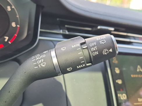 Certified 2024 Land Rover Range Rover SE AWD/4WD image 28