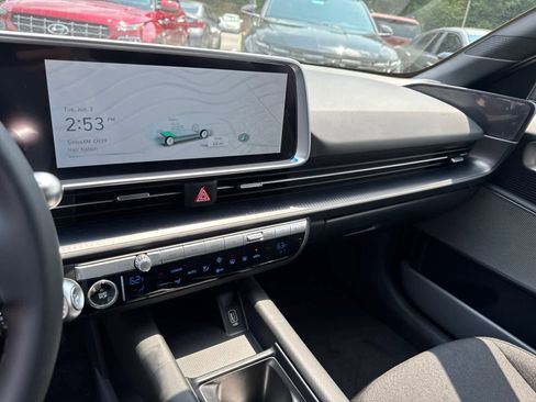 New 2025 Hyundai Ioniq 6 SE image 18