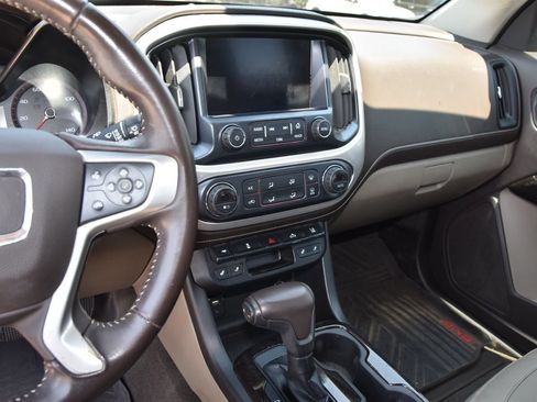 Used 2016 GMC Canyon SLT w/ Driver Alert Package RWD image 9