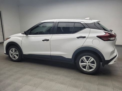 Used 2021 Nissan Kicks S FWD image 3