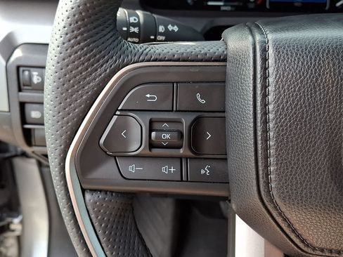 Used 2025 Toyota Tacoma TRD Off-Road AWD/4WD image 24