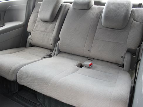 Used 2016 Honda Odyssey LX image 14