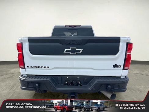 Used 2024 Chevrolet Silverado 2500 ZR2 w/ ZR2 Bison Edition AWD/4WD image 4