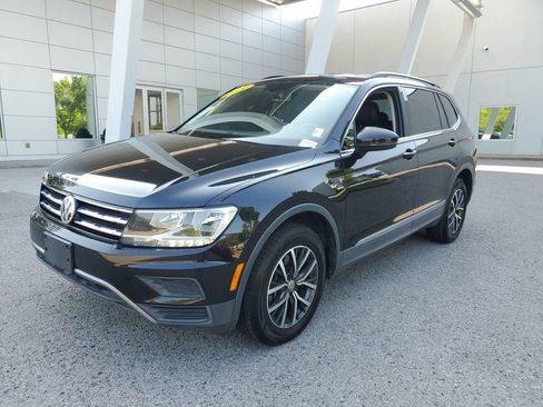Used 2020 Volkswagen Tiguan SE FWD image 2