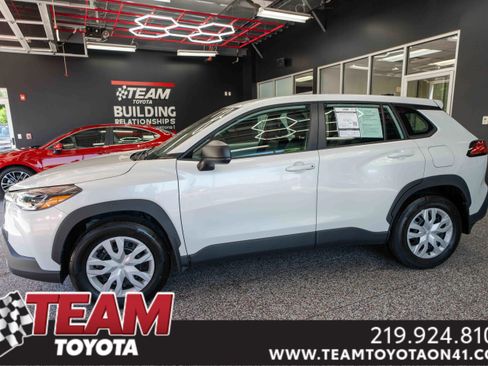Used 2022 Toyota Corolla Cross L AWD/4WD image 1