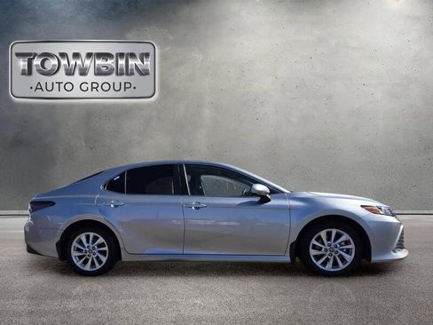 Used 2023 Toyota Camry LE FWD image 3