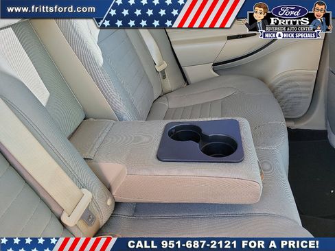 Used 2015 Ford Taurus SE image 16