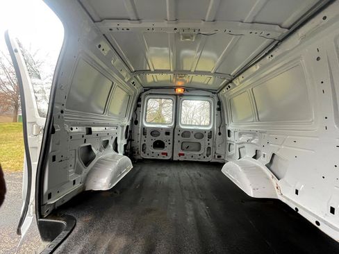 Used 2013 Ford E-150 and Econoline 150 RWD image 34