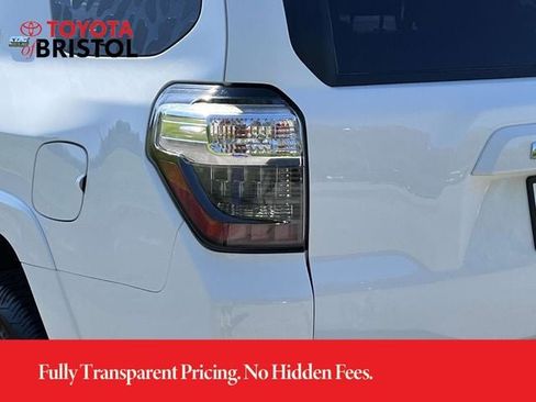 Used 2021 Toyota 4Runner SR5 Premium w/ Moonroof Package AWD/4WD image 5