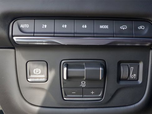 New 2026 Cadillac Escalade Platinum Sport w/ LPO, ONYX Package image 15