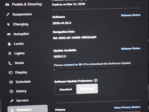 Used 2022 Tesla Model X image 5