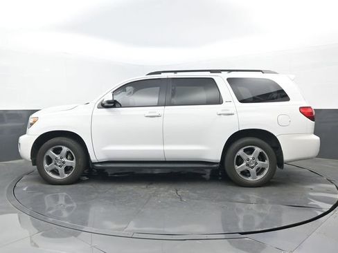 Used 2013 Toyota Sequoia SR5 w/ Sport Appearance Pkg image 7