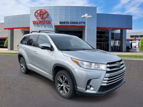 Used 2018 Toyota Highlander Plus image 2