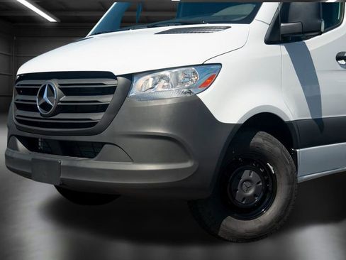 Used 2024 Mercedes-Benz Sprinter 2500 image 13