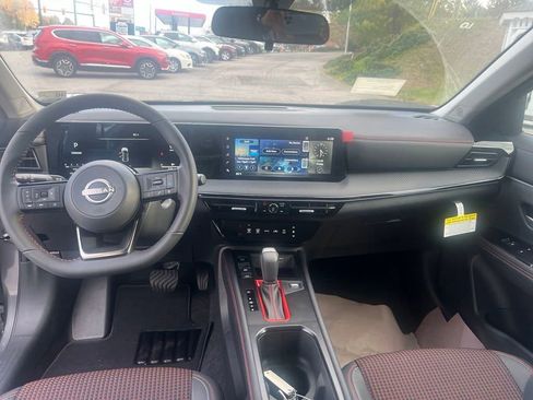 Certified 2025 Nissan Kicks SR AWD/4WD image 14