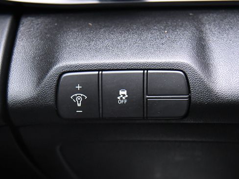 Used 2025 Hyundai Elantra Sport image 28