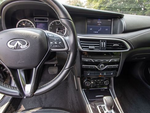 Used 2017 INFINITI QX30 w/ Cargo Package image 14