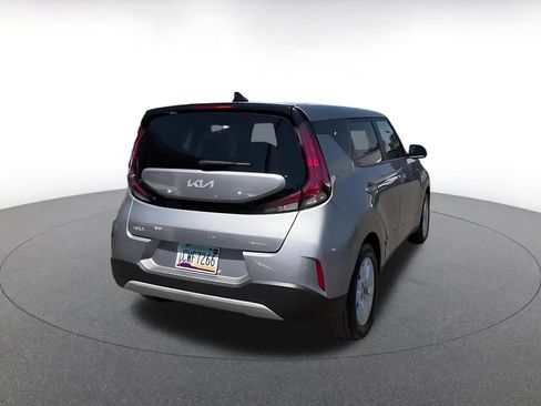Used 2025 Kia Soul LX w/ LX Technology Package FWD image 15