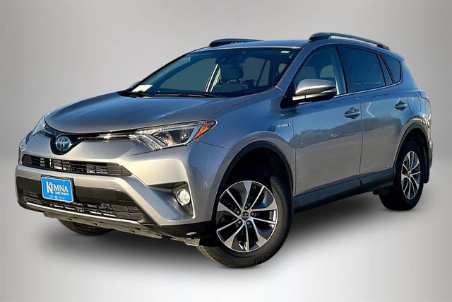 Used 2018 Toyota RAV4 XLE AWD/4WD image 3