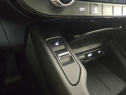 Used 2025 Kia Telluride S AWD/4WD image 28