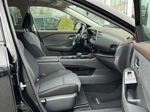 Certified 2022 Nissan Rogue SV image 22