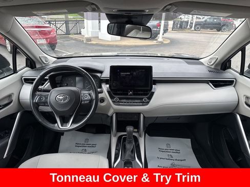 Used 2023 Toyota Corolla Cross LE w/ Moonroof Package AWD/4WD image 19