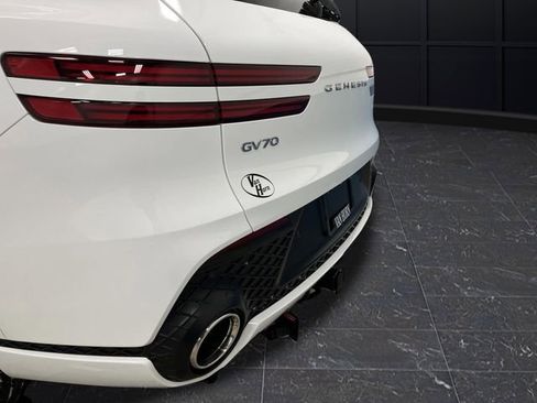 Used 2025 Genesis GV70 3.5T Sport image 34
