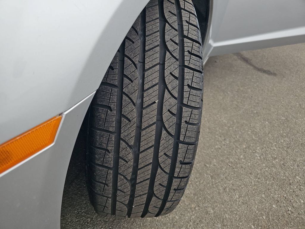 Used 2015 Chevrolet Camaro LT RWD image 34
