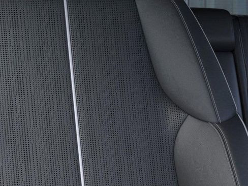 New 2025 Cadillac Optiq Sport 2 w/ LPO, Floor Liner Package AWD/4WD image 21