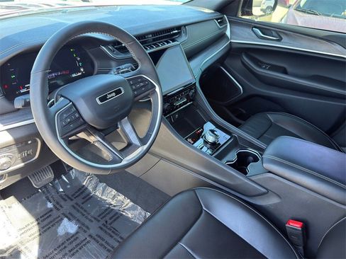 Used 2024 Jeep Grand Cherokee Limited 4xe w/ Luxury Tech Group II image 13