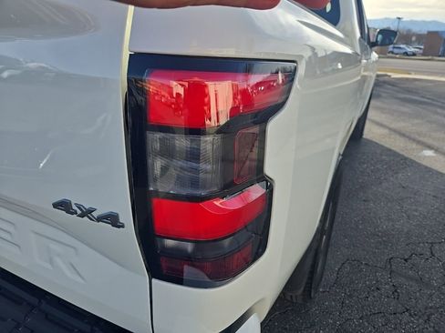 Used 2025 Nissan Frontier SV w/ SV Convenience Package image 36